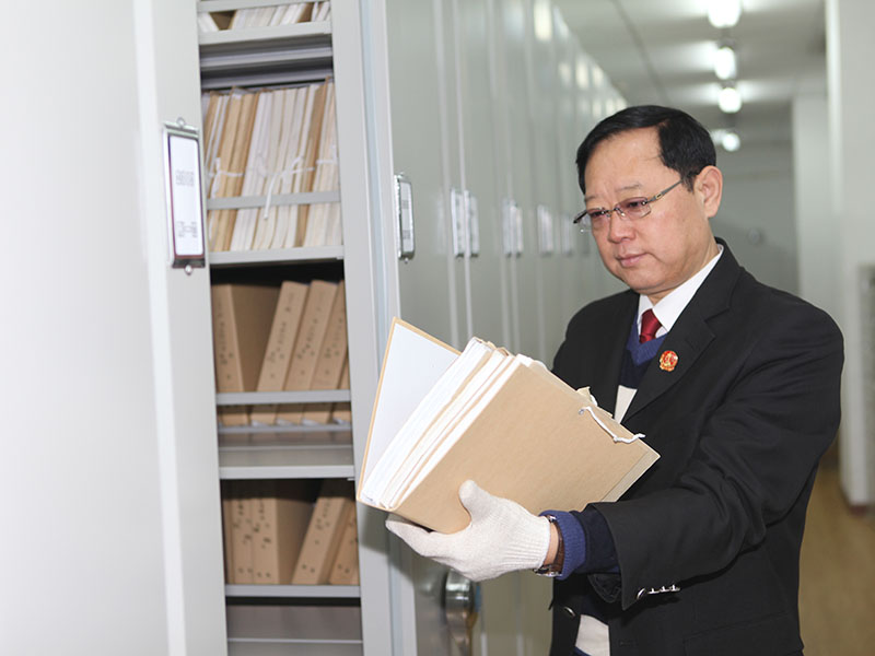 布置食堂宣傳掛畫