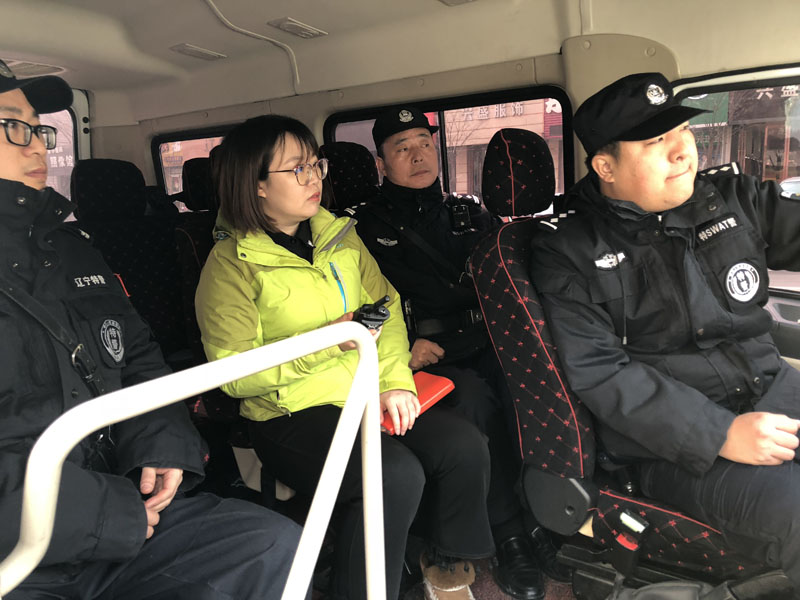 （圖一）記者體驗(yàn)巡特警日常巡邏