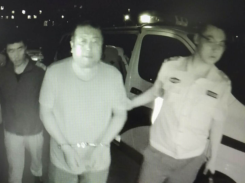 接到舉報(bào)后，法庫(kù)縣人民法院執(zhí)行局迅速出動(dòng)，控制住被執(zhí)行人任立新