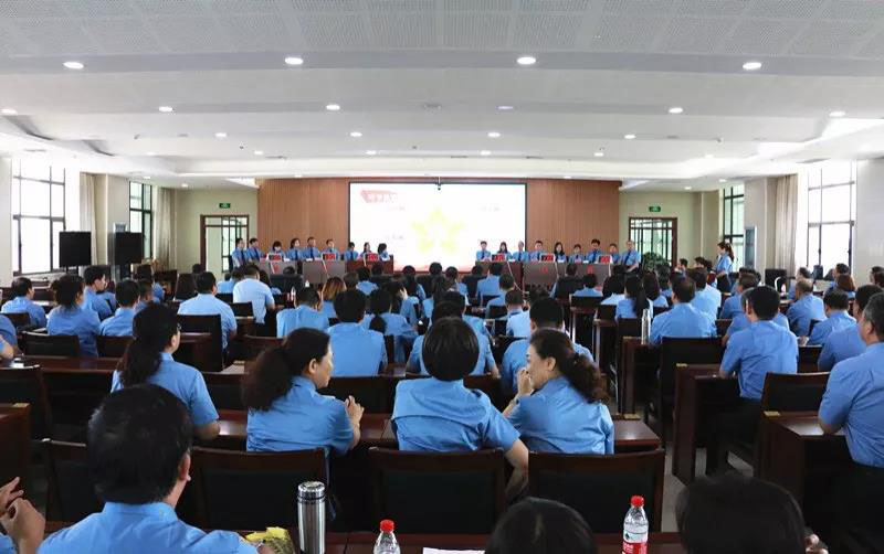 知識(shí)競(jìng)賽現(xiàn)場(chǎng)