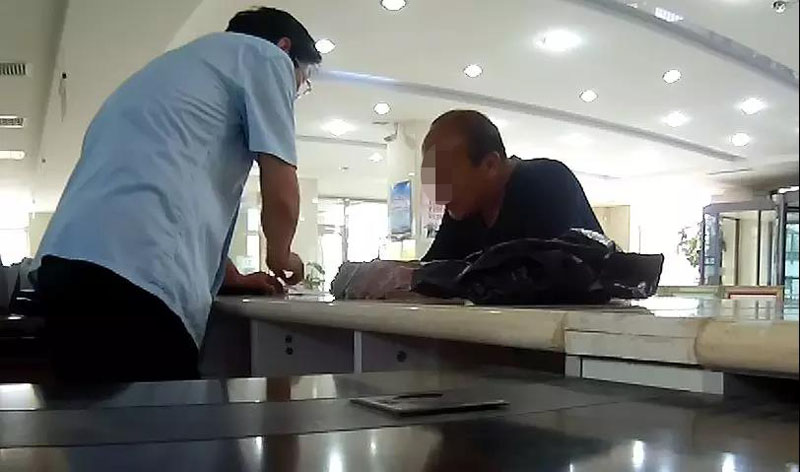 李某親屬前來還款