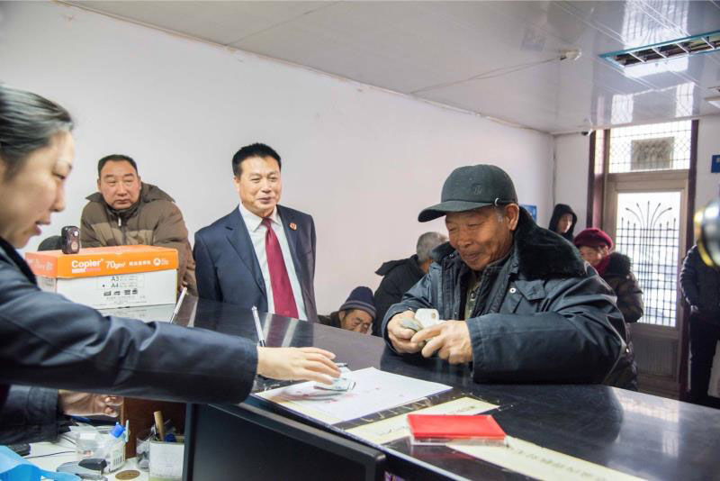 老邊區(qū)院偵查監(jiān)督科在監(jiān)督王某勝拒不支付勞動報酬案中延伸監(jiān)督職能追回工資款并監(jiān)督發(fā)放給農民工