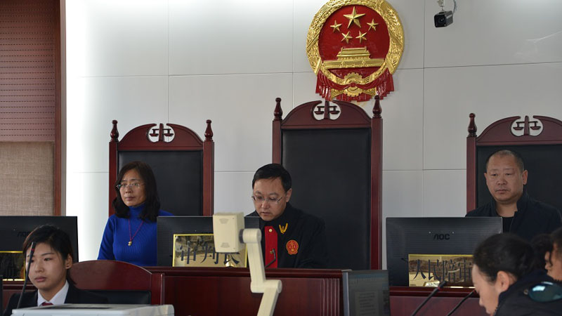 北鎮(zhèn)法院黨組書記、院長張春風帶頭開展互聯(lián)網(wǎng)庭審直播