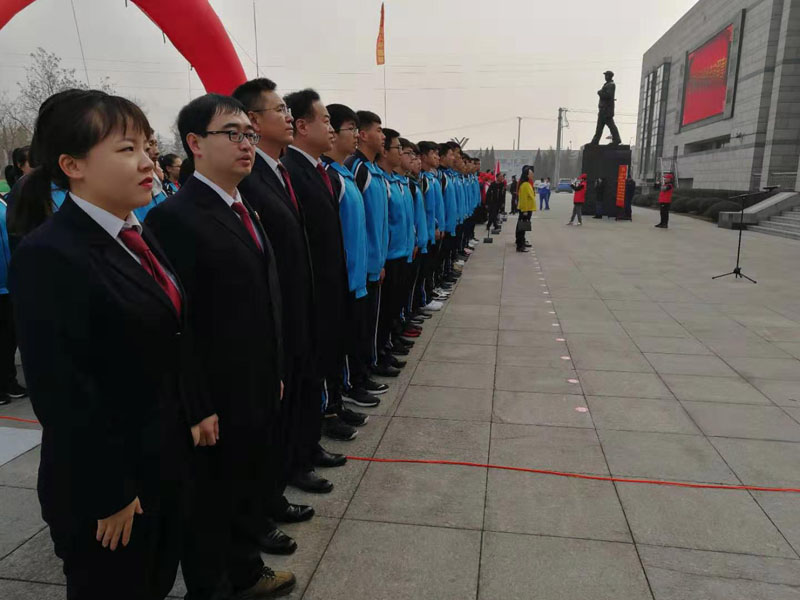 遼陽市弓長嶺區(qū)人民檢察院干警參加學雷鋒活動