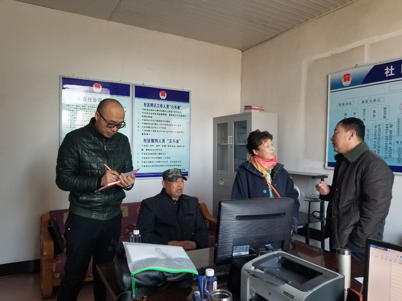 老裴析案說法 記者忙記錄