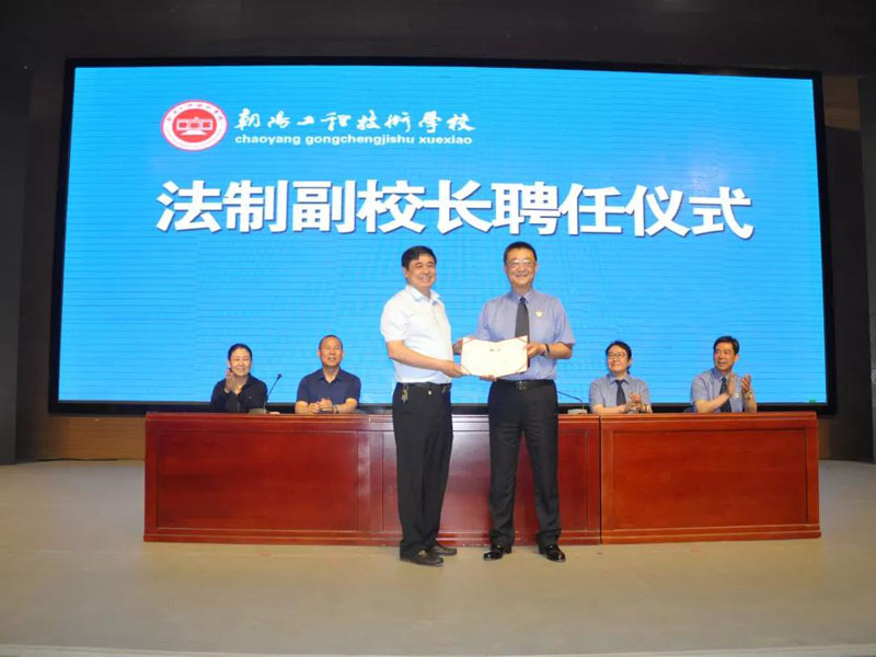 0531073619-063865be5c94c5a3d9d4d6e3f6d144e6