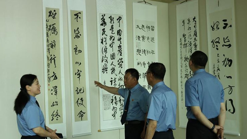 0703163803-ec8a5d4f35152bf914fb325acc1db218