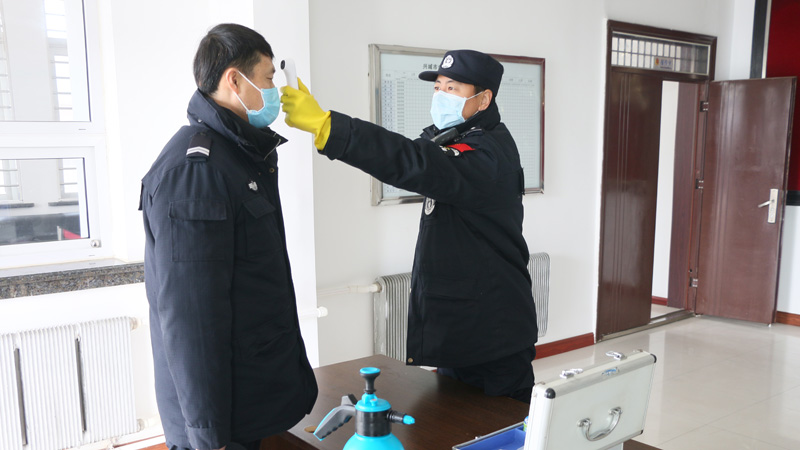 為進入辦公區(qū)人員測溫