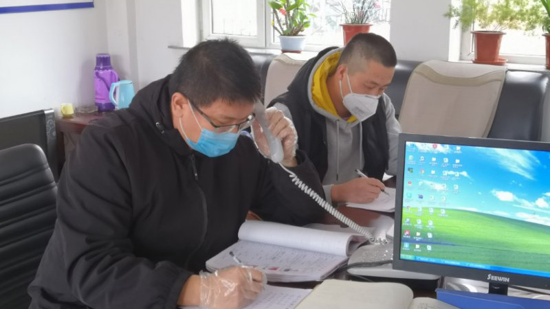 顧喜偉對(duì)返鐵人員作精準(zhǔn)核查