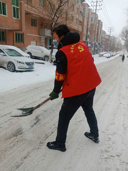 劉守政破冰除雪也是一把好手