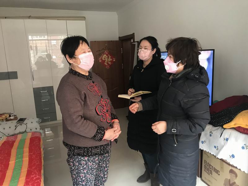 深入居民家中進(jìn)行地毯式摸排、登記