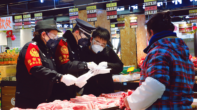 【今天我當(dāng)班】每天“全副武裝” 把關(guān)食藥安全