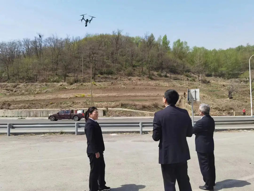 檢察官利用無人機(jī)調(diào)查河道污染情況