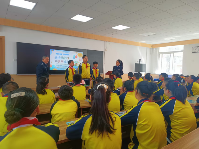 法治春風潤少年——大連政法系統(tǒng)開展中小學生安全教育活動(1)(1)1102