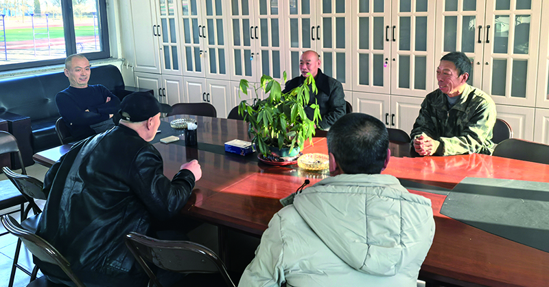 駐彰武縣綜治中心調(diào)解員化解矛盾糾紛現(xiàn)場(chǎng)