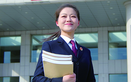 頭題圖，逄燕妮