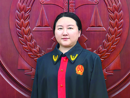 張藍(lán)文法袍照