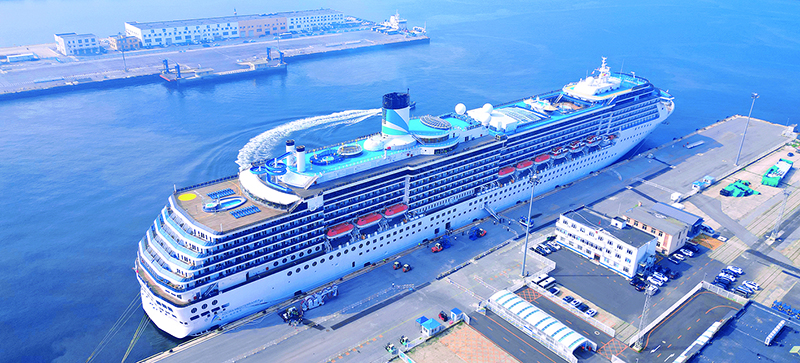 “愛(ài)達(dá)·地中?！眹?guó)際郵輪?？看筮B港國(guó)際郵輪中心