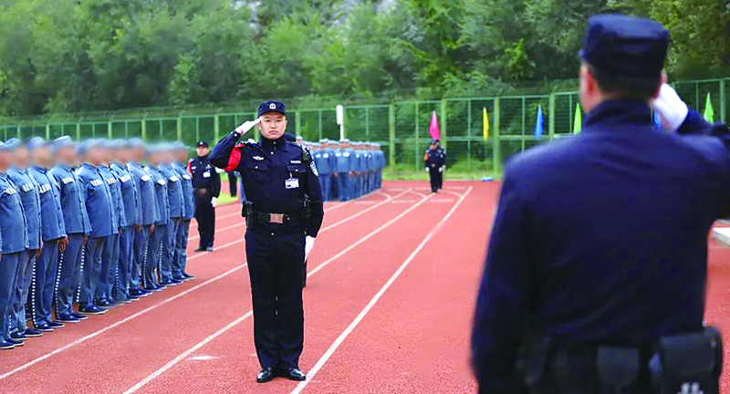 二題圖，競賽現(xiàn)場。