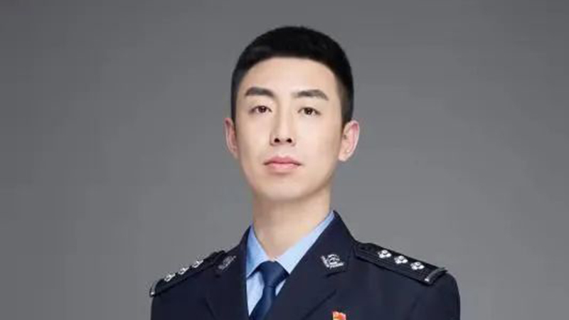 魏曉盼：從軍綠到藏藍 執(zhí)著從未改變